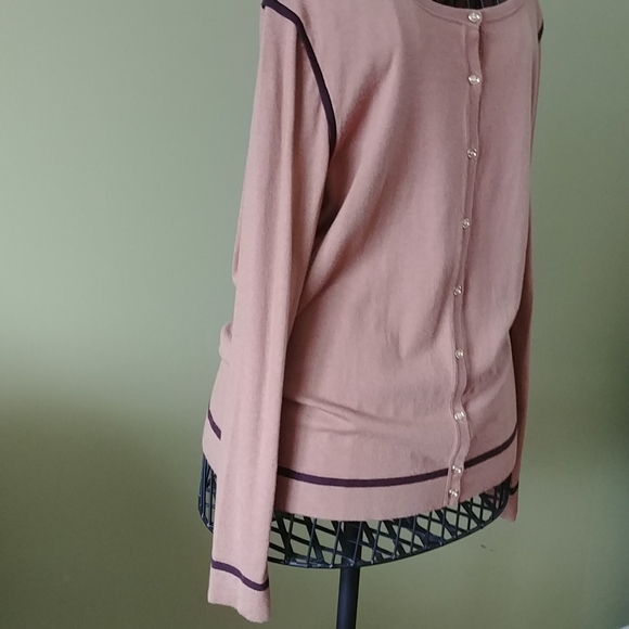 Like New Beige Sweater Cardigan size L "ANNE KLEIN" - Picture 3 of 7